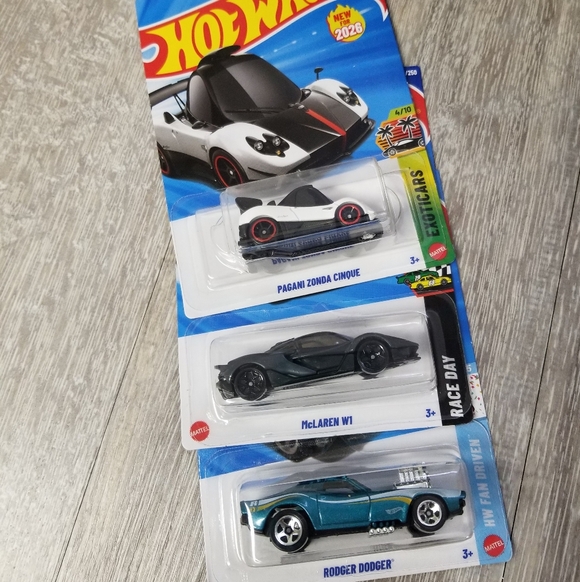 Rodger Dodger Hot Wheels Bundle - Picture 5 of 5
